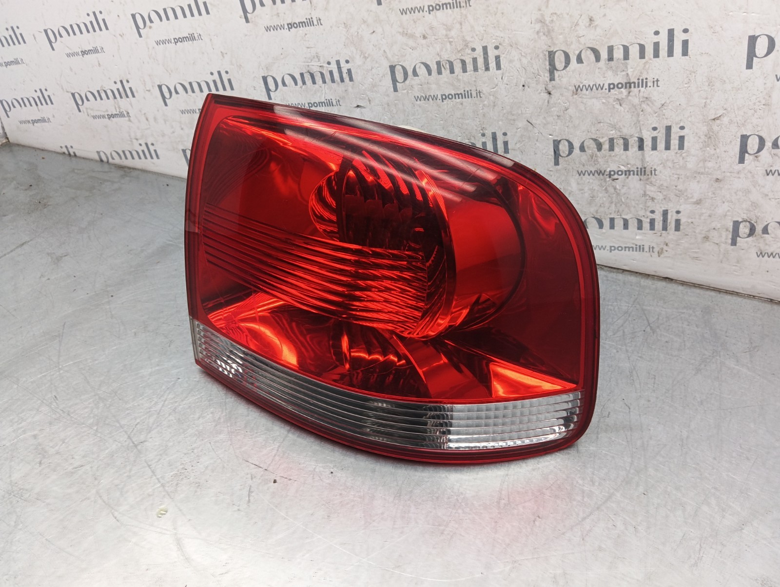 Pomili Fanaleria Volkswagen Touareg 2002-2010 fanale posteriore destro usato
