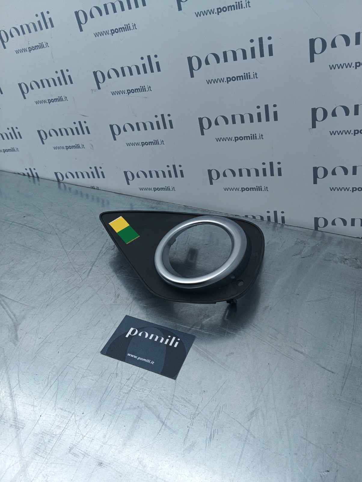 Pomili Fanaleria Cover fendinebbia anteriore sinistro Toyota Yaris 2014-17 52040-0D060 nuova