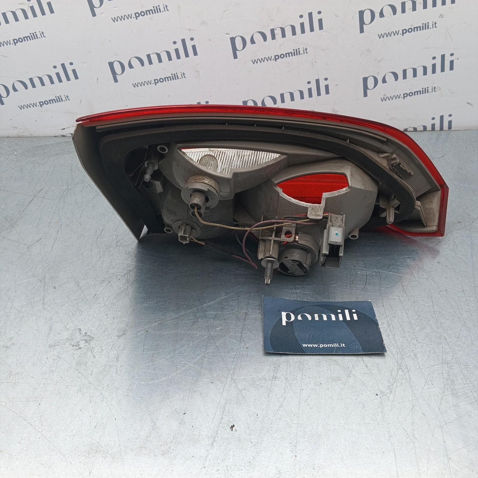 Pomili Fanaleria Ford Focus Station Wagon fanale posteriore destro interno portellone usato