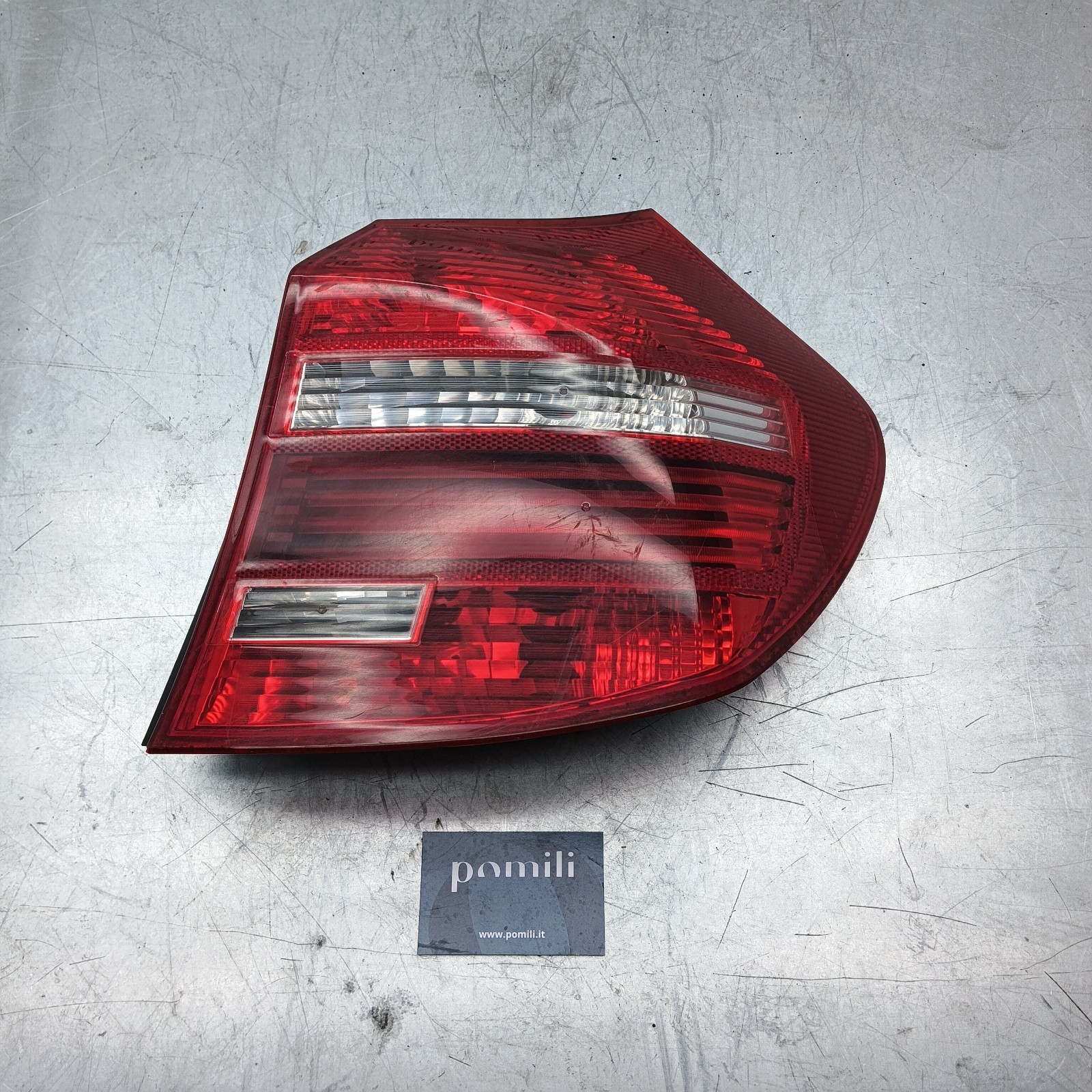 Pomili Fanaleria BMW Serie 1 fanale posteriore destro usato OEM 134051.10