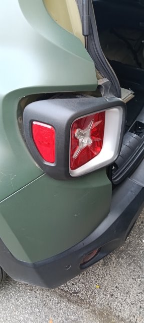 Pomili Fanaleria Jeep Renegade (5I) fanale posteriore sinistro