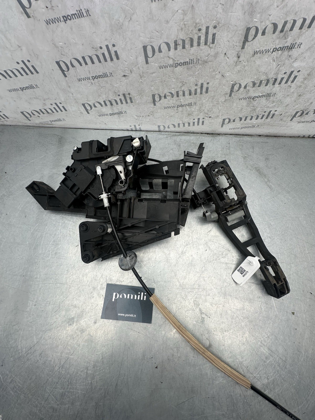 Pomili Lamierati esterni Ford Focus C-Max serratura posteriore sinistra 3M5A-R26413-BS usata