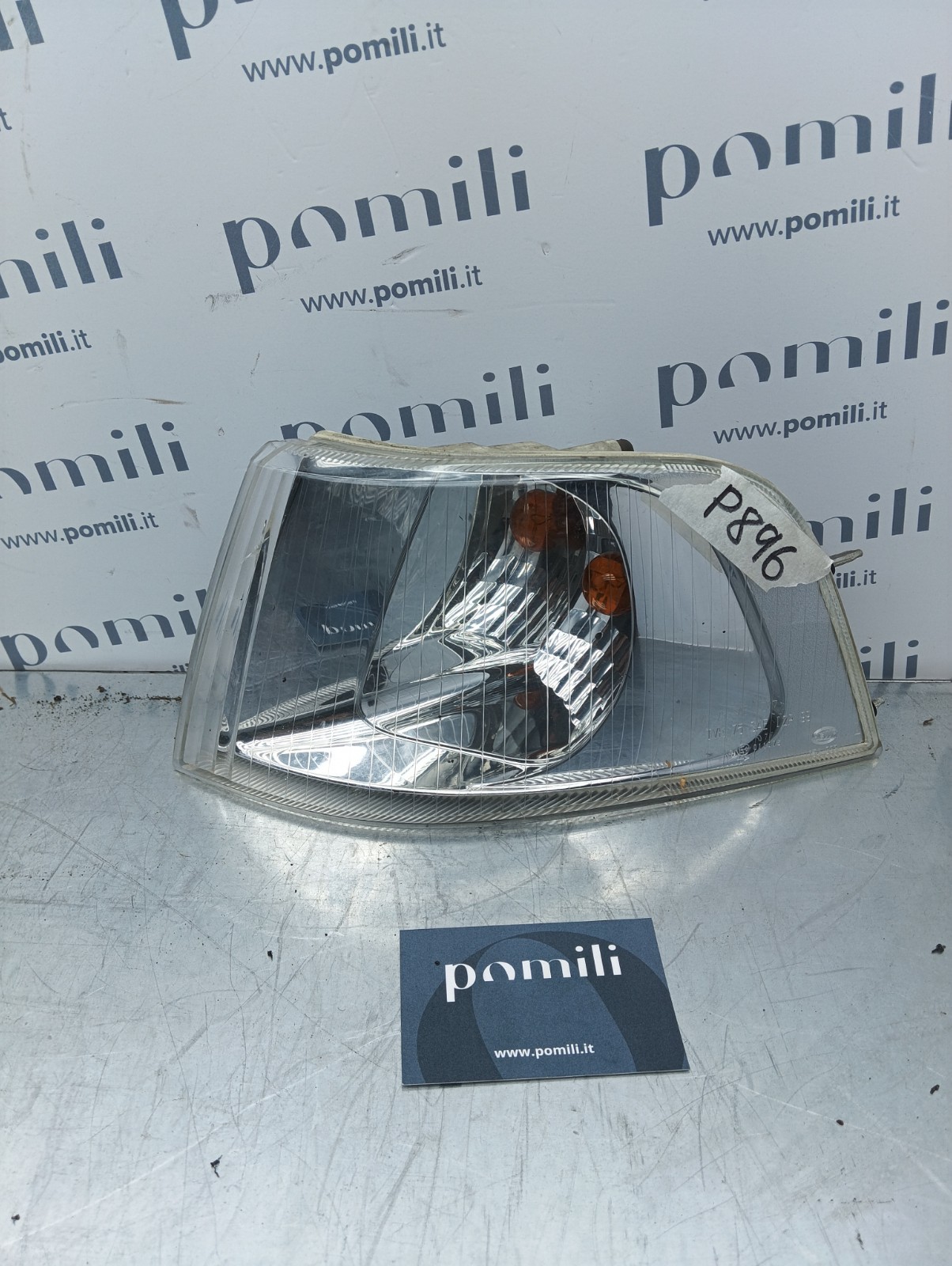 Pomili Fanaleria TVK75SAEI2P99 freccia anteriore destra usata