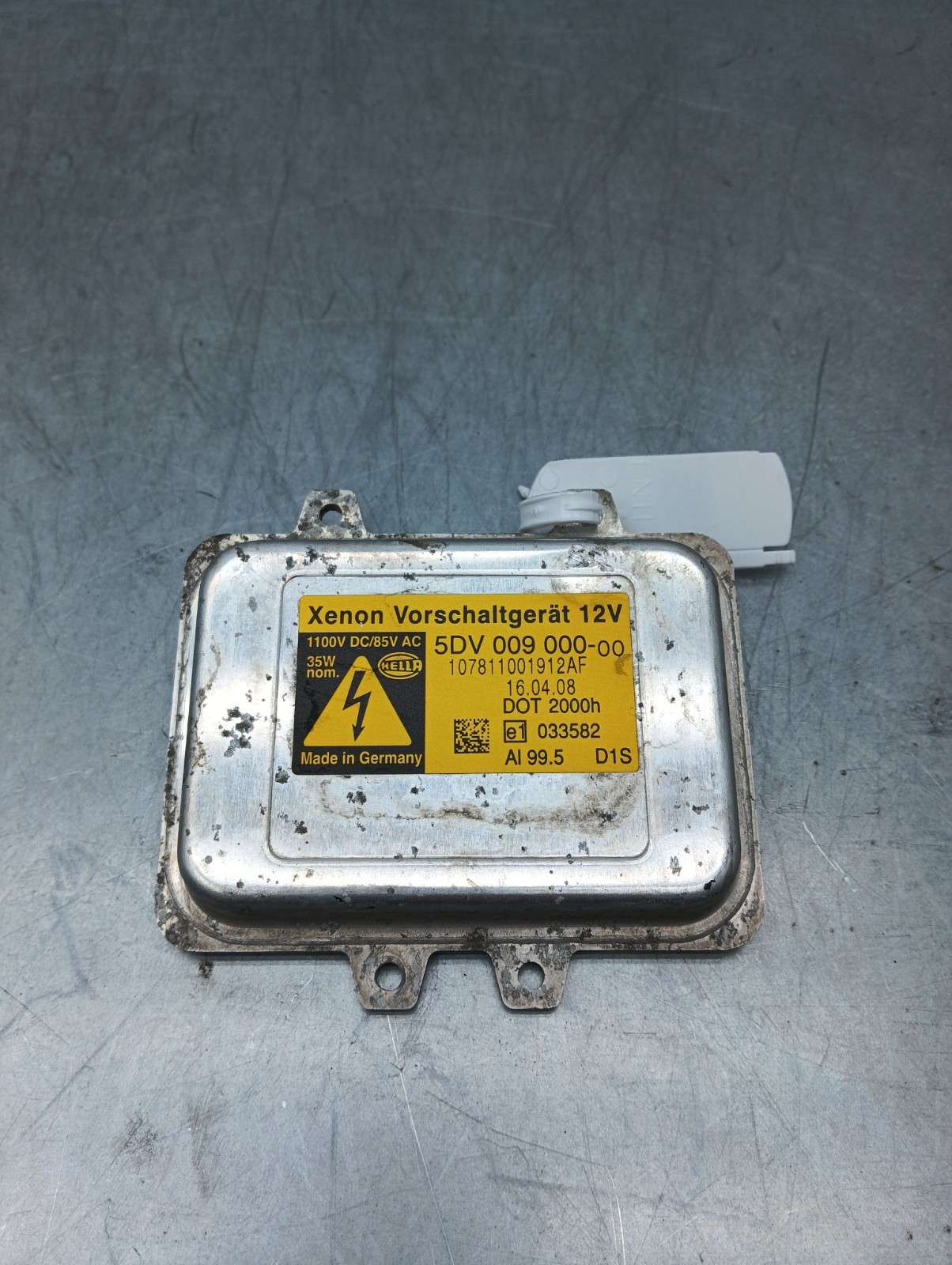 Pomili Fanaleria centralina ballast fari xenon 5DV009000 usata