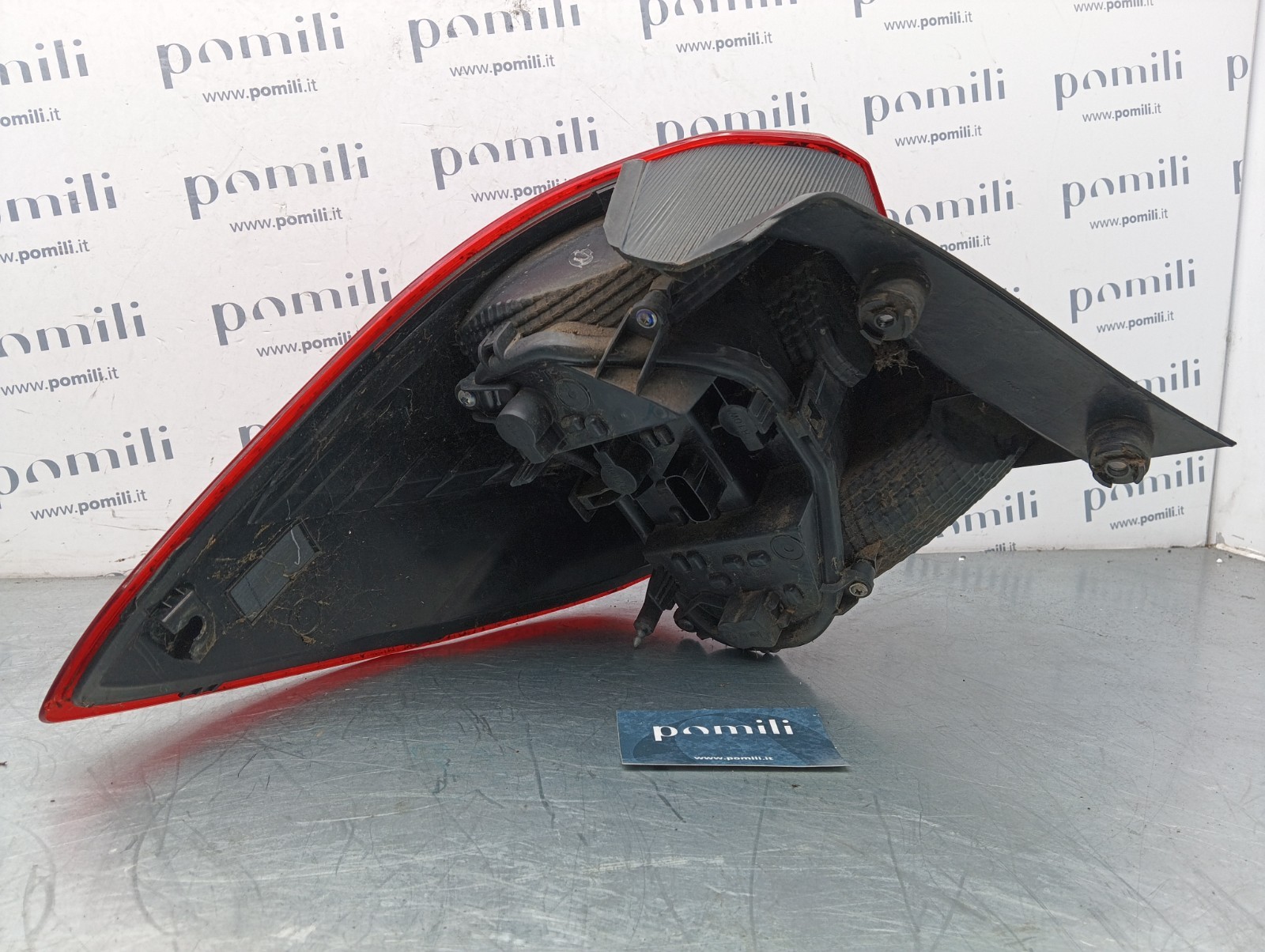Pomili Fanaleria Ford KA+ J7BB-13404 fanale posteriore destro usato