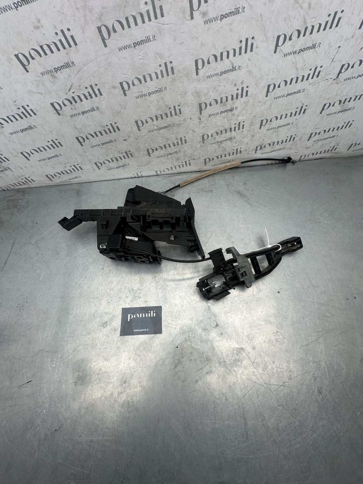 Pomili Lamierati esterni Ford Focus C-Max serratura posteriore sinistra 3M5A-R26413-BS usata