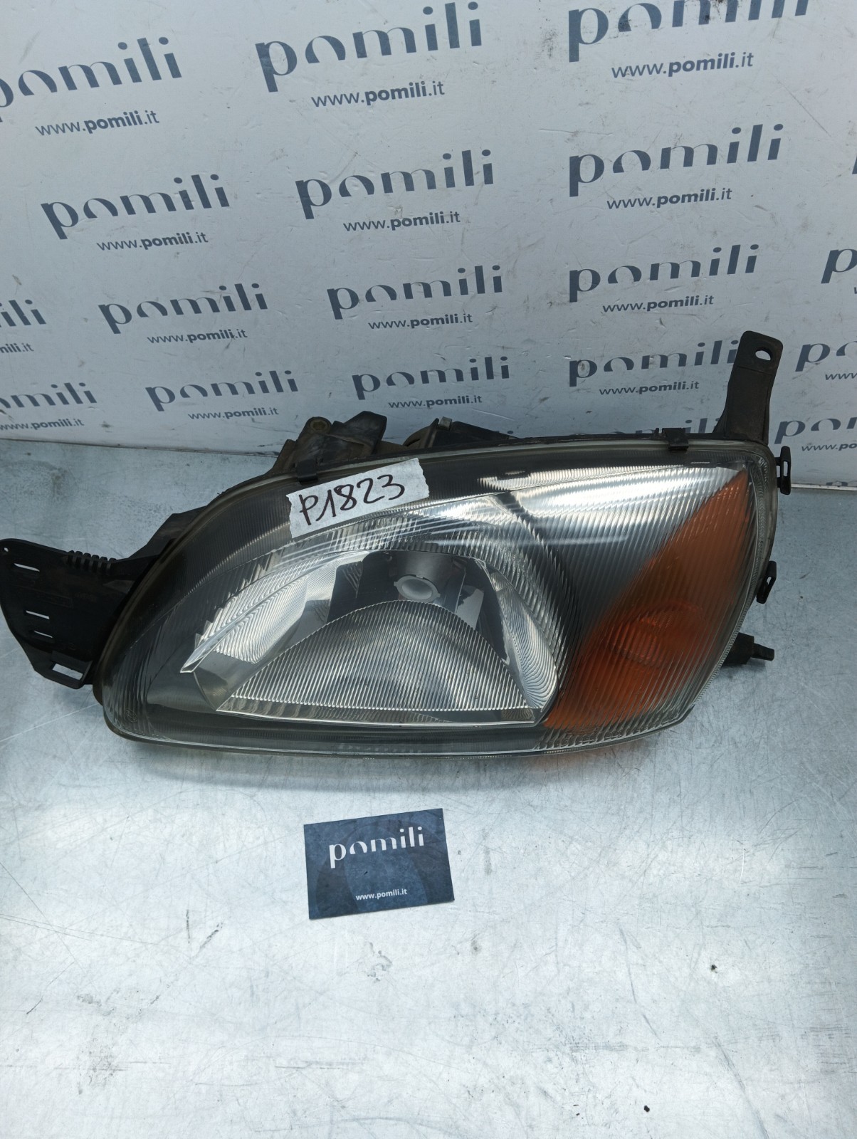 Pomili Fanaleria Ford Fiesta IV faro anteriore sinistro 1305235478 usato