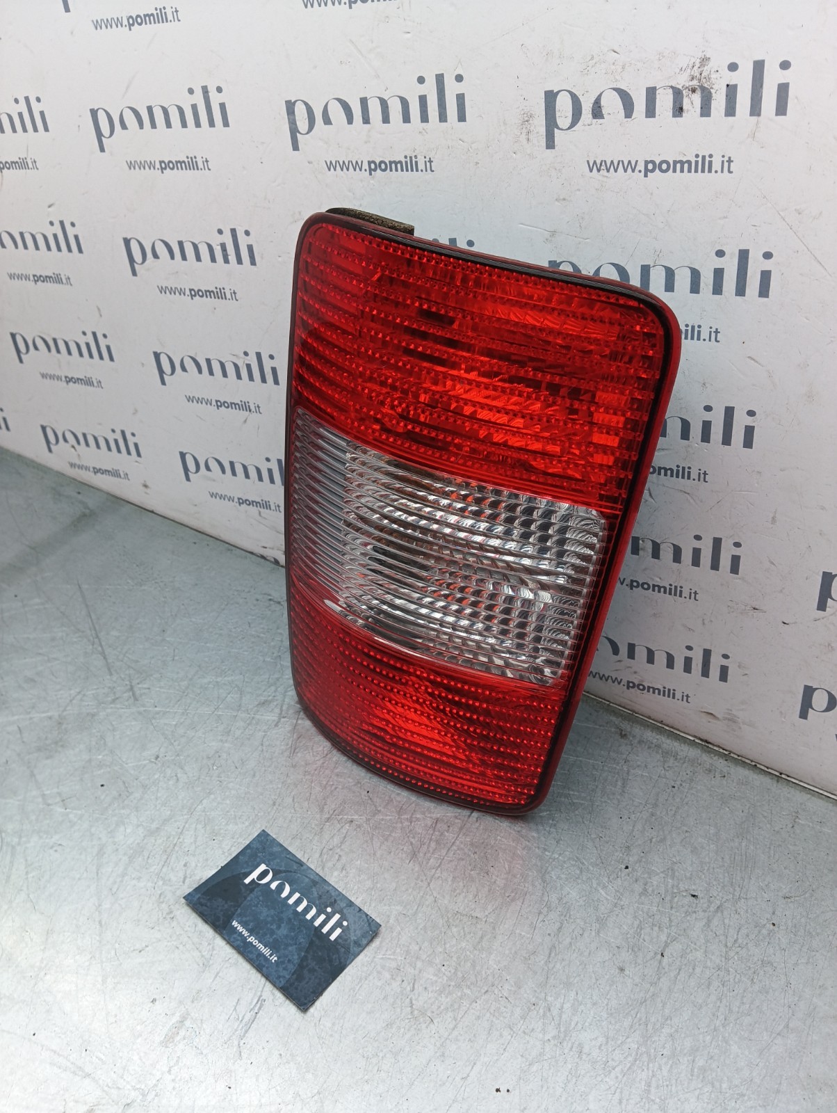 Pomili Fanaleria Fanale posteriore destro Volkswagen Caddy III 2K0945112A usato