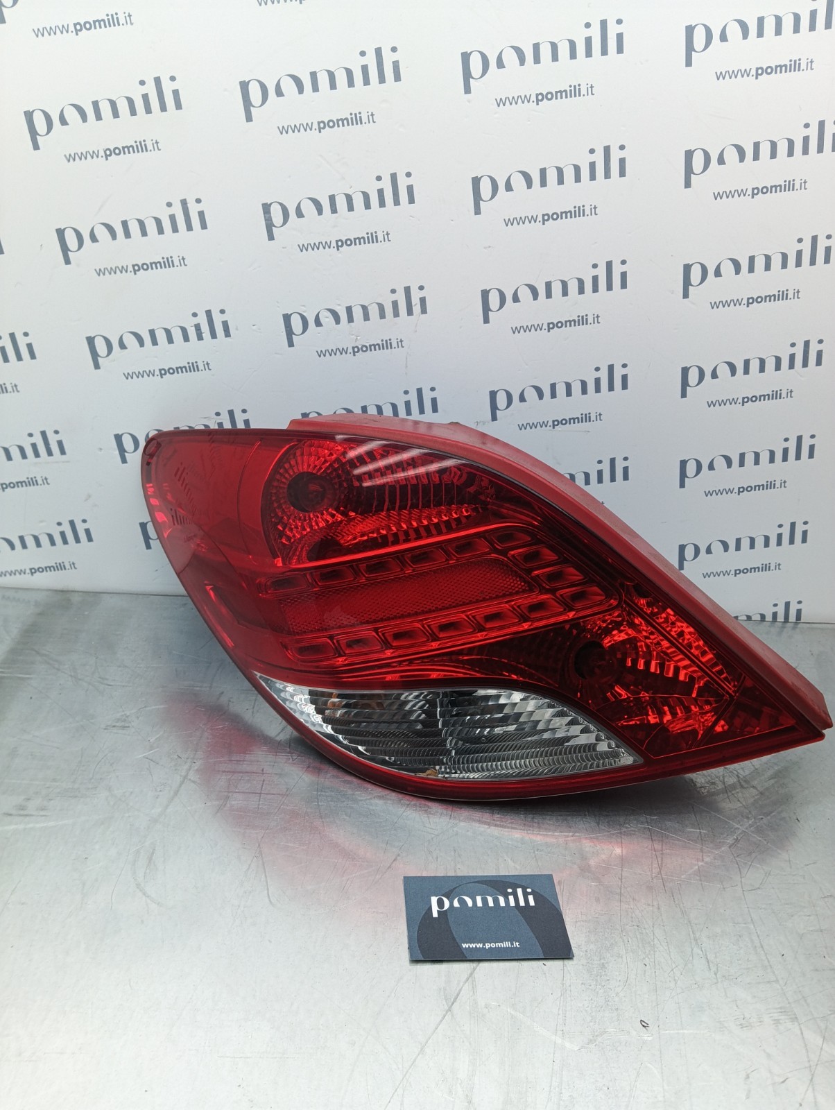 Pomili Fanaleria VP9PFX-13405-A fanale posteriore sinistro usato