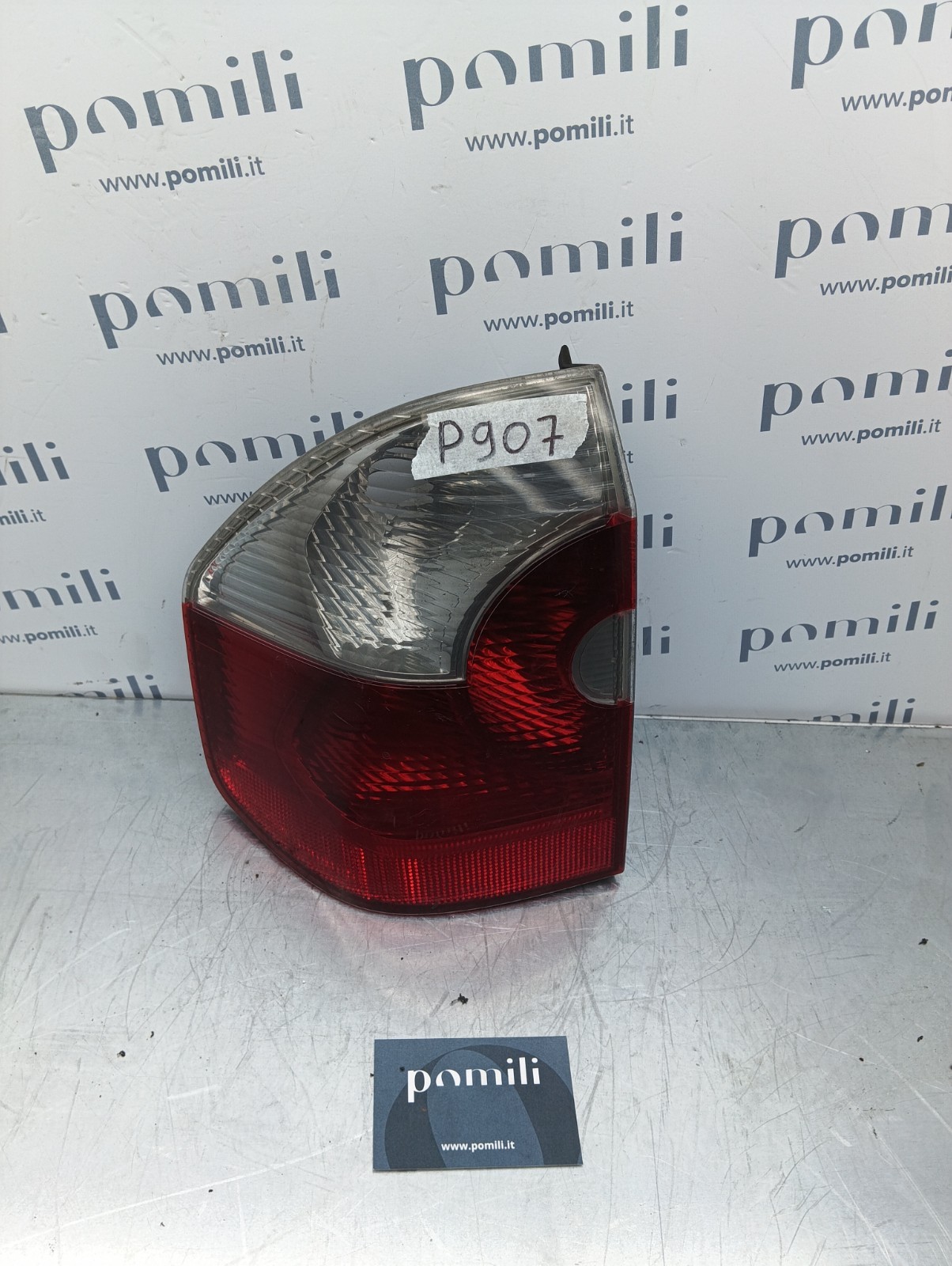 Pomili Fanaleria BMW X3 E83 fanale posteriore esterno destro 63216990170 usato