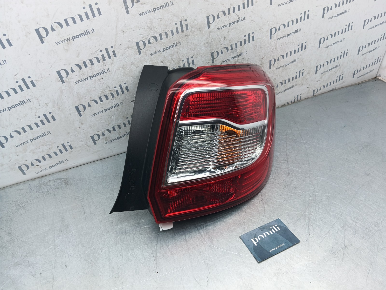 Pomili Fanaleria Sandero fanale posteriore destro usato OEM 265554085R
