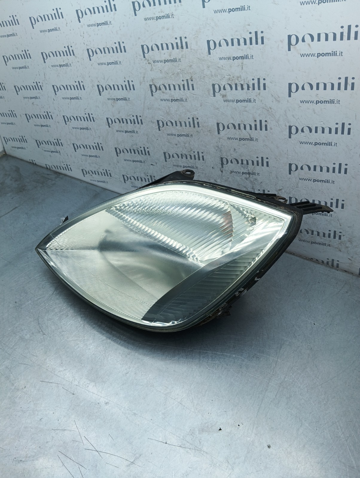 Pomili Fanaleria Ford Fiesta faro anteriore sinistro 2S6X-13W030-AJ usato