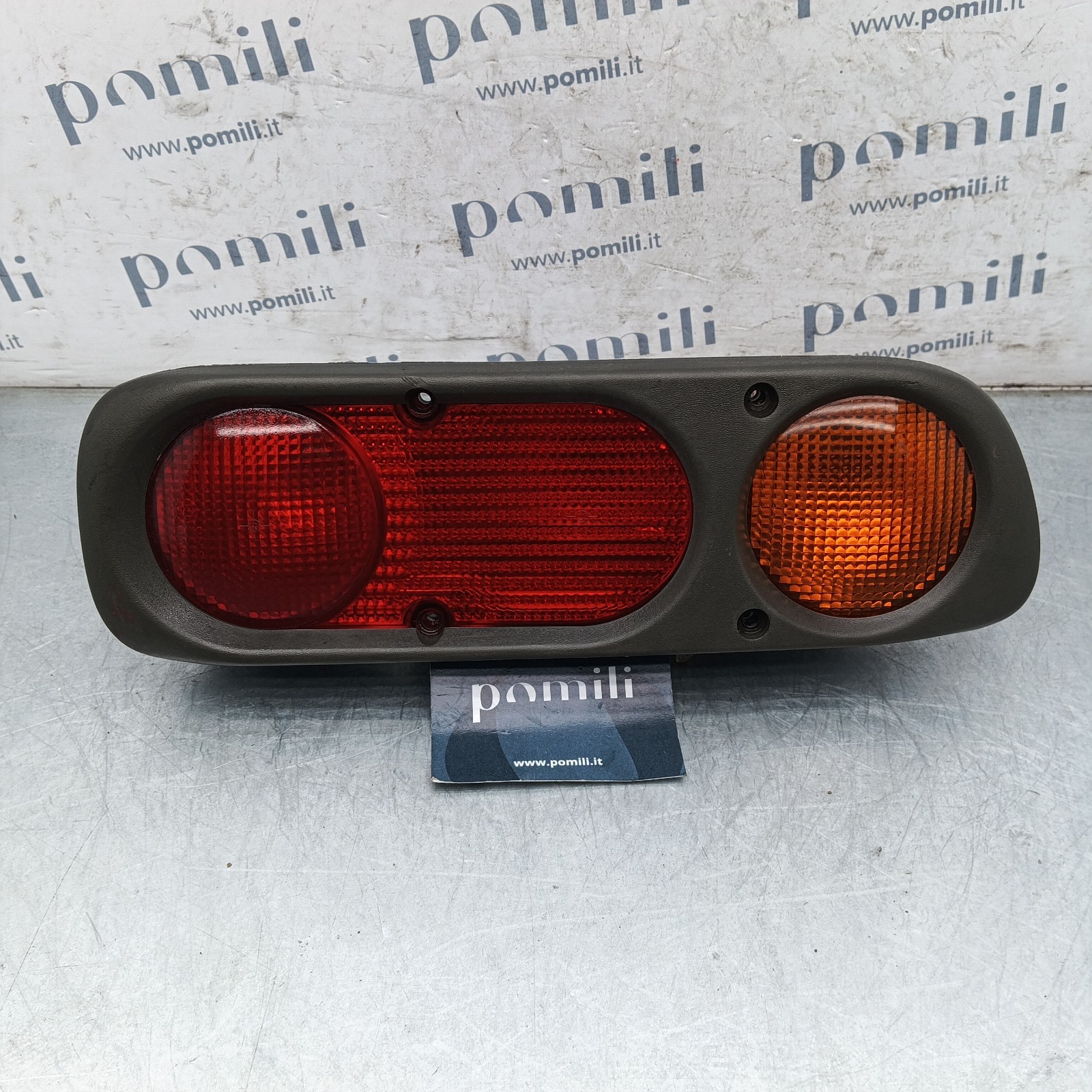 Pomili Fanaleria Fanalino posteriore basso sinistro Nissan Terrano II 265550X001 usato