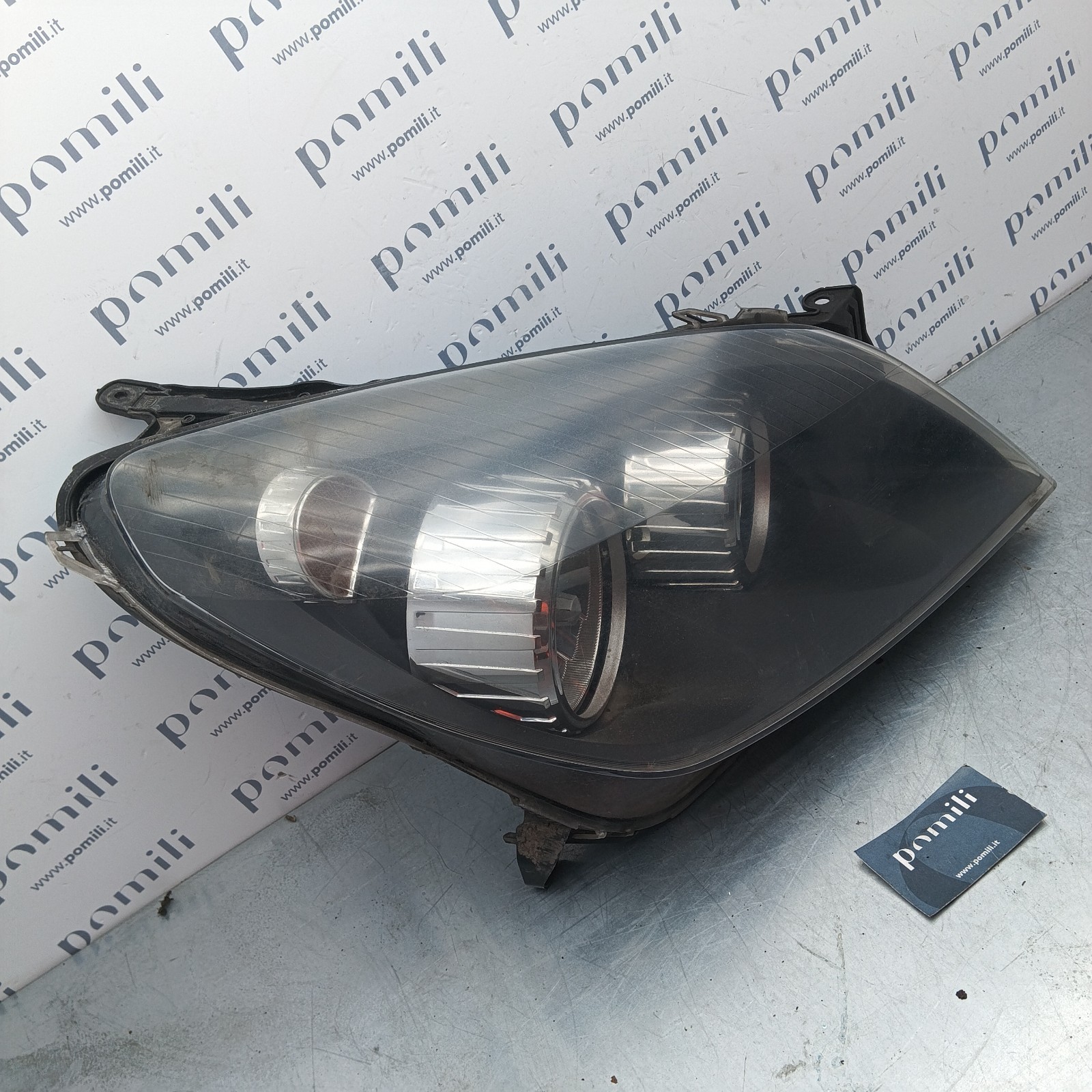 Pomili Fanaleria Faro anteriore Opel Astra H 27092200 destro usato