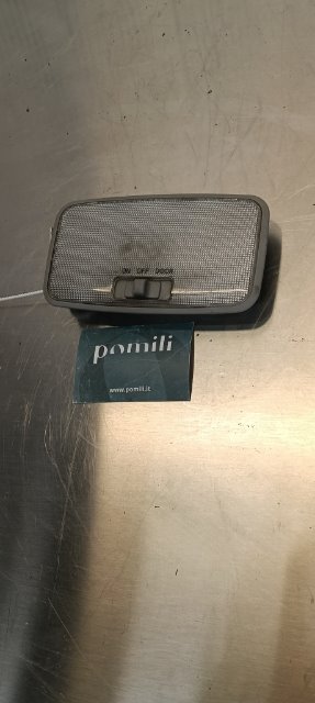 Pomili Fanaleria Toyota Yaris luce cortesia centrale tetto