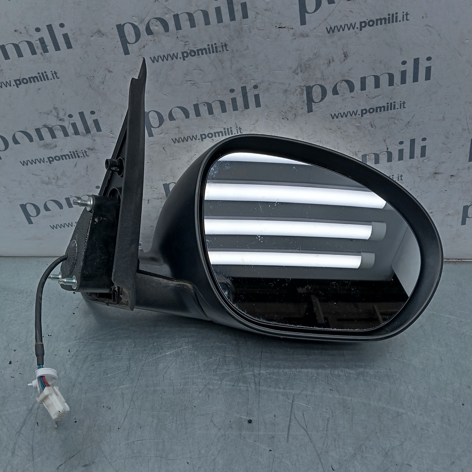 Pomili Cristalli Specchietto retrovisore Nissan Juke Z33201 destro usato