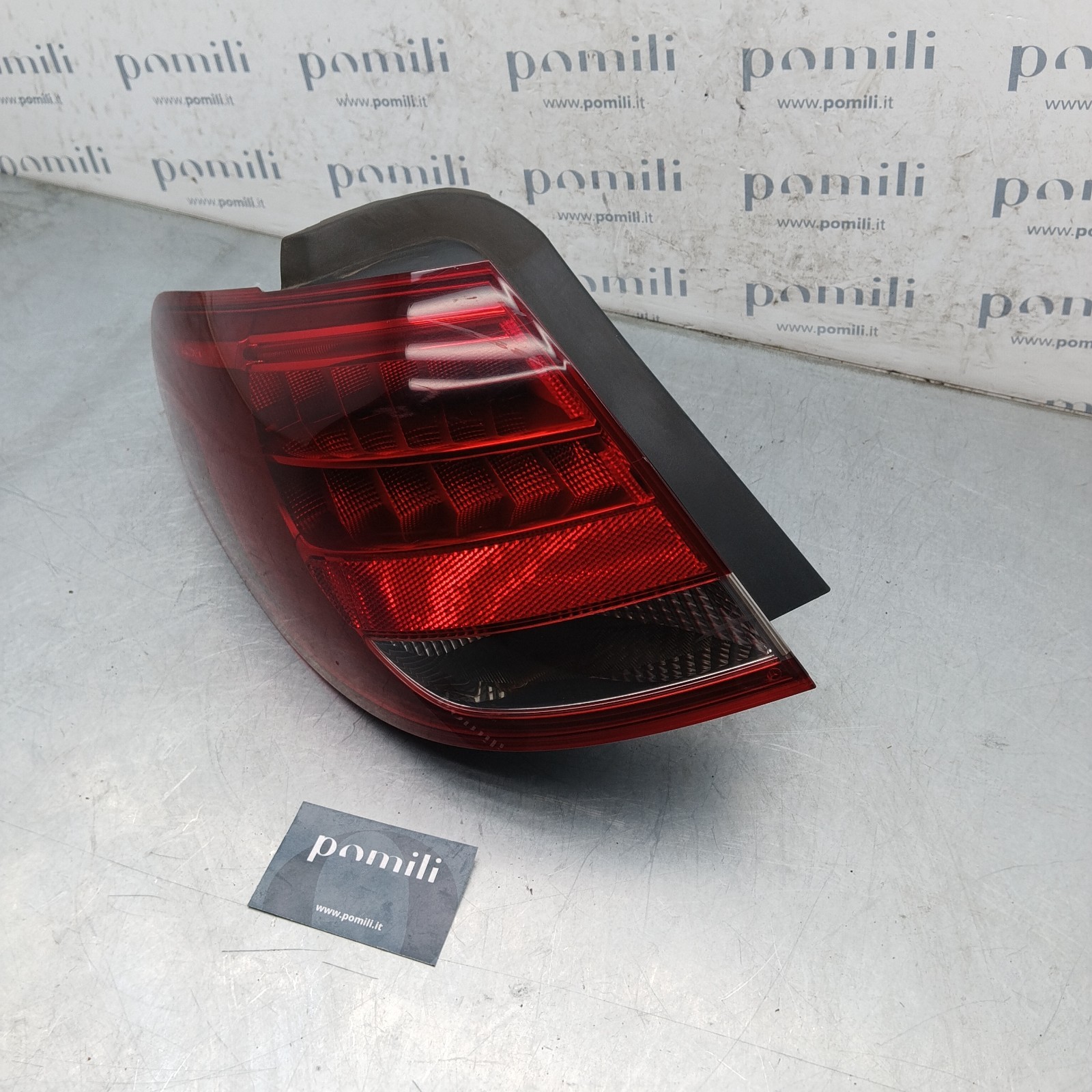 Pomili Fanaleria Mercedes-Benz Classe B W246 fanale posteriore sinistro 626131L1 usato
