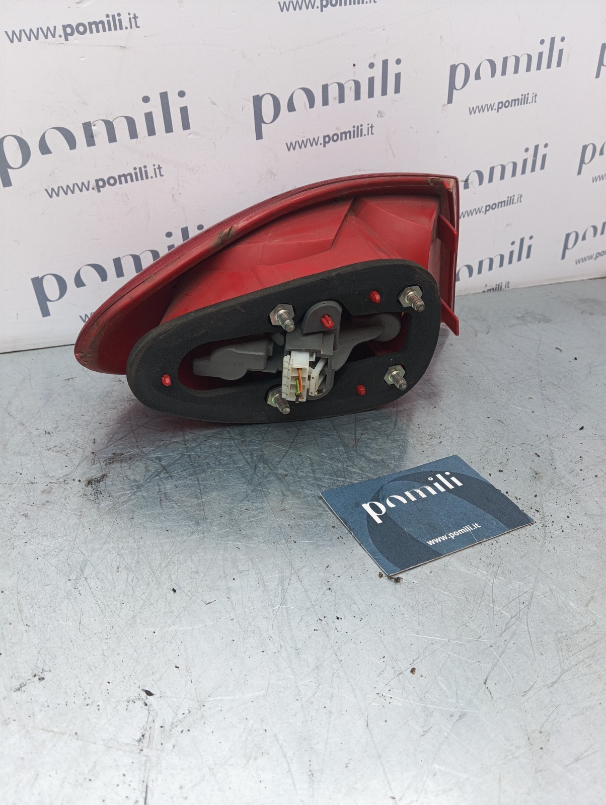 Pomili Fanaleria Alfa Romeo 147 fanale posteriore destro usato