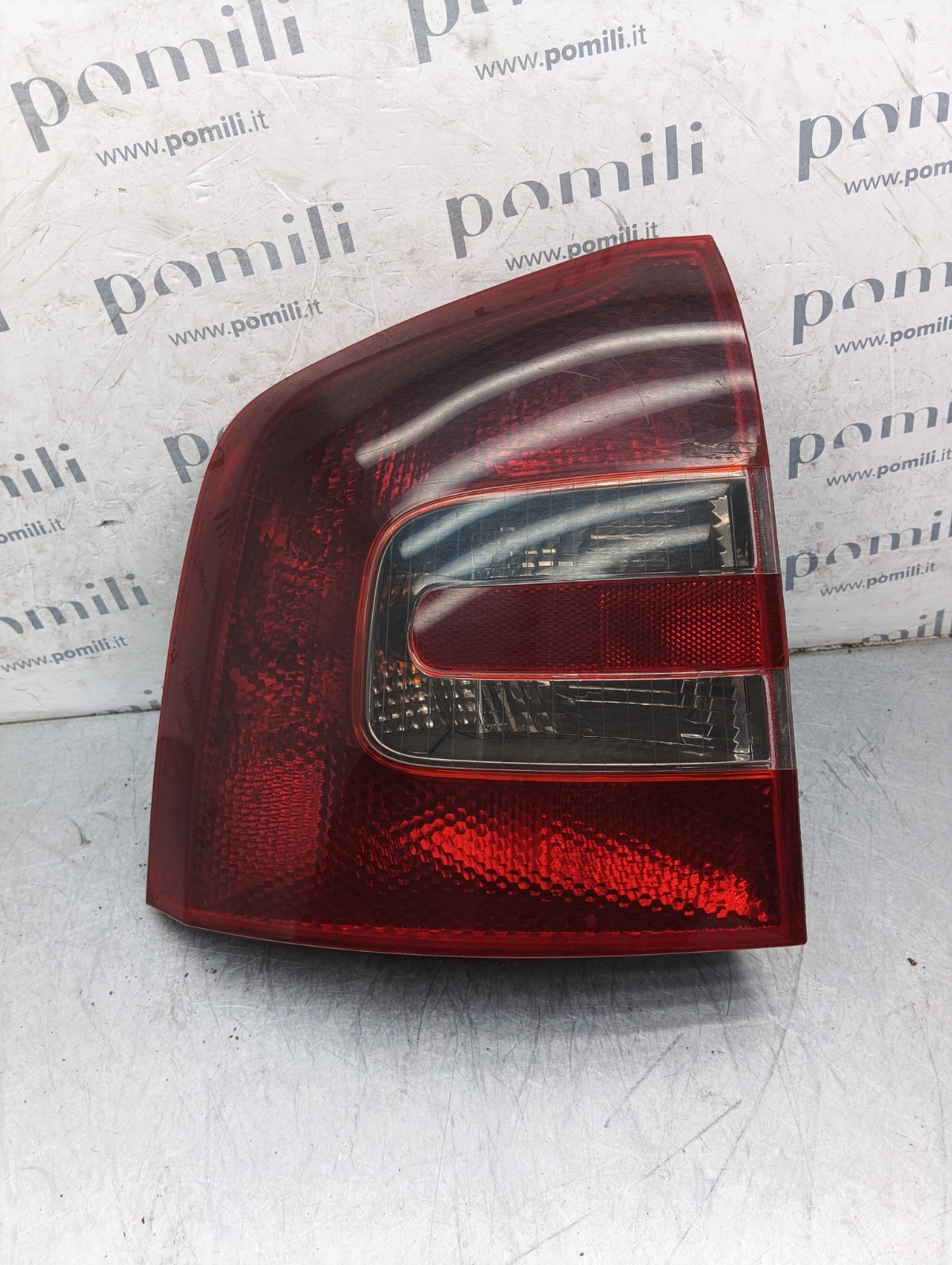 Pomili Fanaleria Skoda Octavia fanale posteriore sinistro 2004-2008 usato