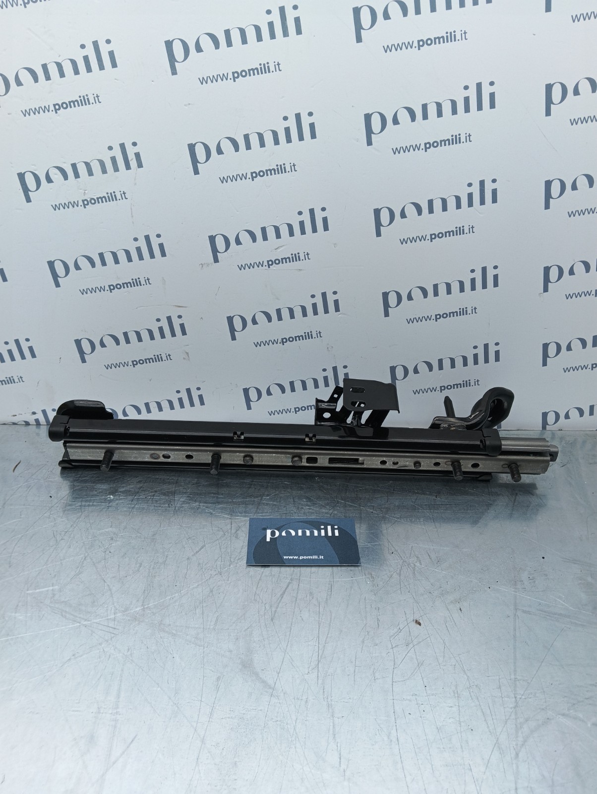 Pomili Rivestimenti interni e parti interne Binario sedile Toyota Urban Cruiser 04002-19552 anteriore