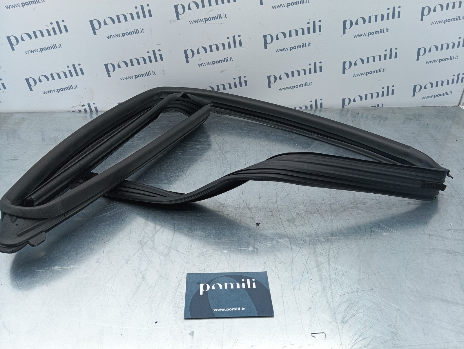 Pomili Cristalli Guarnizione vetro sportello Toyota Aygo (2014-18) 68151-0H040 nuova