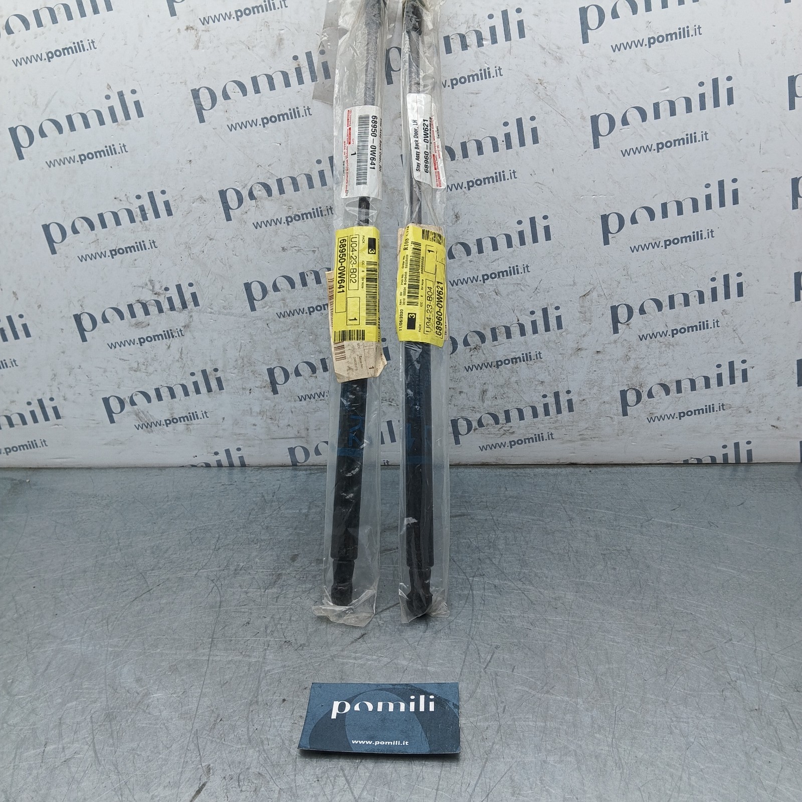 Pomili Sterzo e ammortizzatori Coppia pistoncini portellone Toyota Yaris I 68950-0W641 nuovi