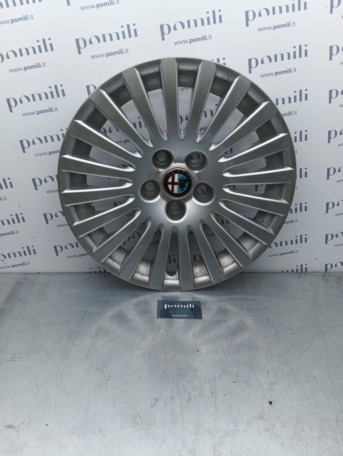 Pomili Altro auto Alfa Romeo 147 borchia R15 OEM 60695794