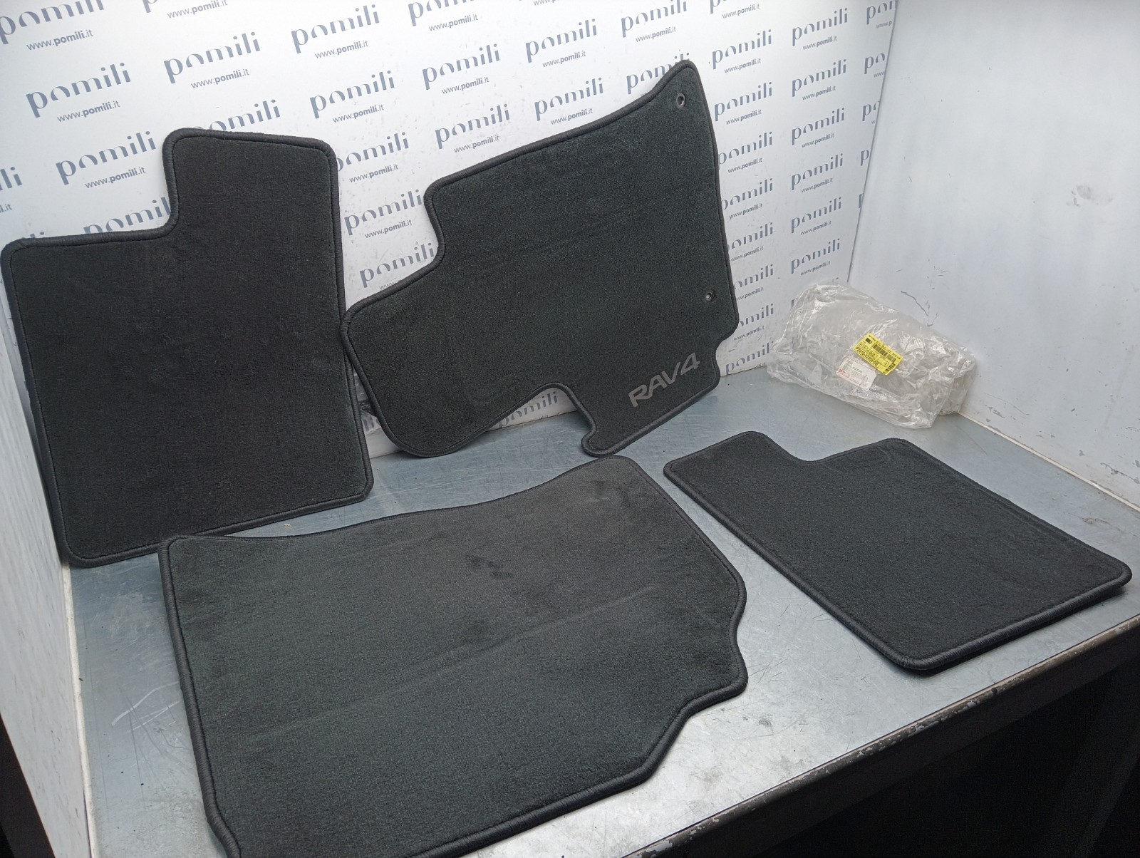 Pomili Rivestimenti interni Toyota RAV4 set tappetini completi nuovi
