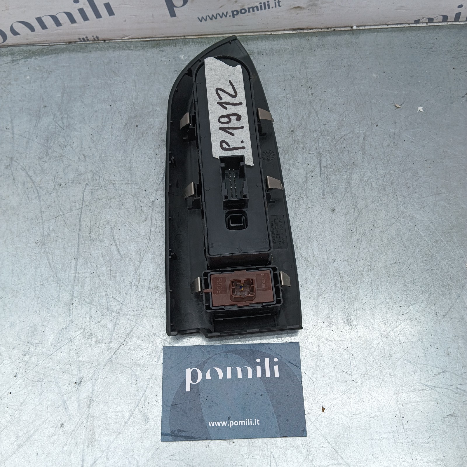 Pomili Rivestimenti interni Pulsantiera alzacristalli Fiat 500X 07356331500 sinistra usata