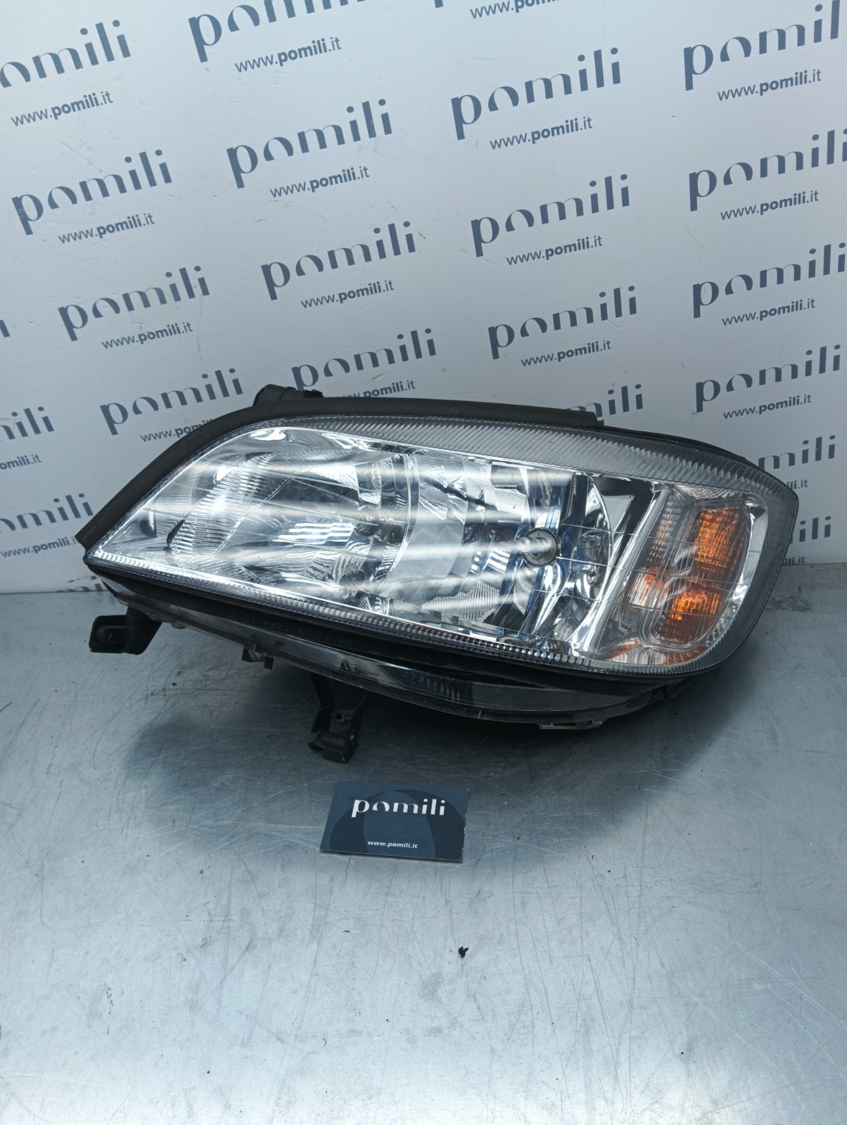 Pomili Fanaleria Opel Zafira faro anteriore sinistro 90582021 usato
