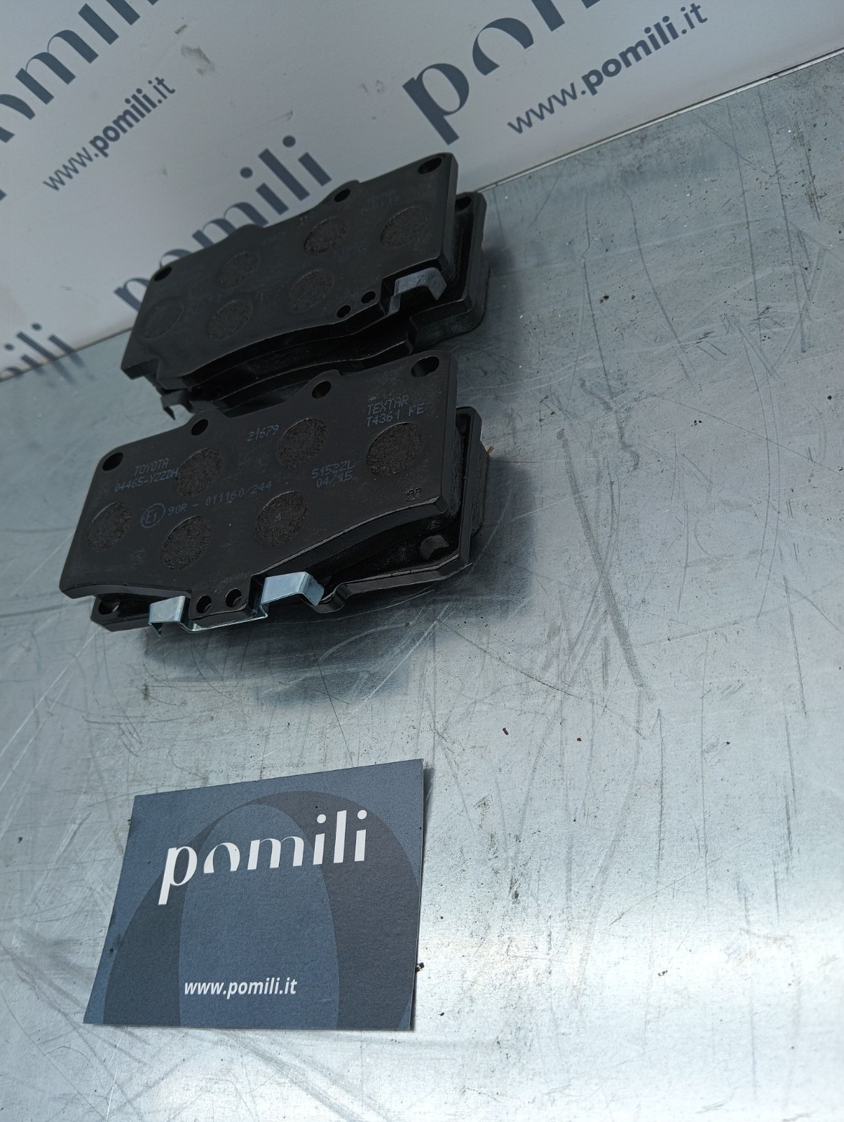 Pomili Freni e ricambi Toyota Hilux 04465-YZZDH kit pastiglie freni