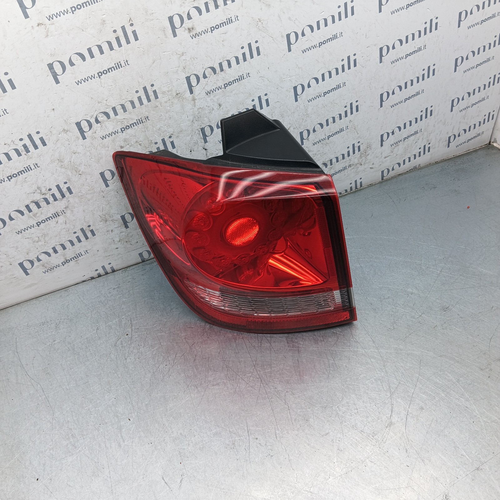 Pomili Fanaleria Fiat Freemont/Dodge Journey fanale posteriore sinistro usato OEM 68078481AD