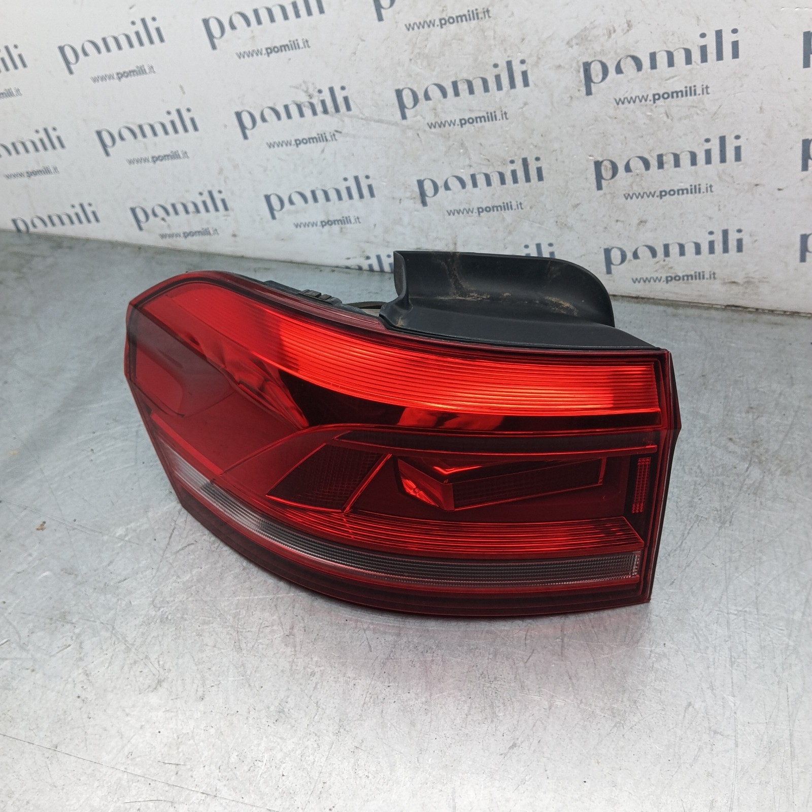 Pomili Fanaleria Fanale posteriore sinistro Volkswagen Touran L90084783 usato