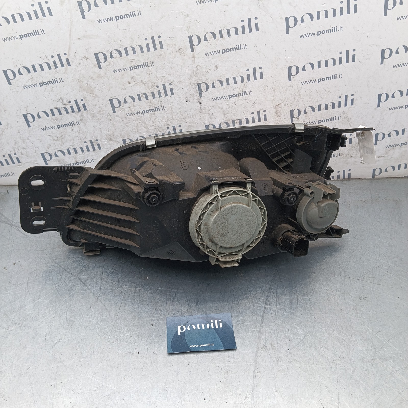 Pomili Fanaleria Ford Fiesta IV faro destro 431-1146R usato