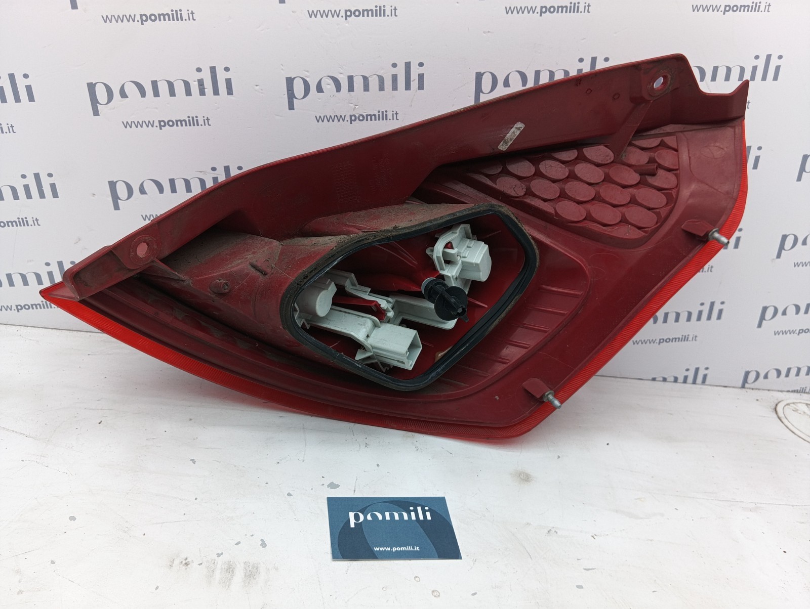 Pomili Fanaleria Ford Fiesta fanale posteriore destro 8A6113404A usato