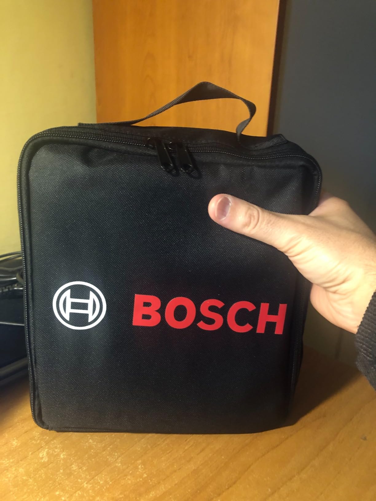 Bosch HCP Caricabatterie e avviatori C70 10 A 12/24 V per batterie AGM