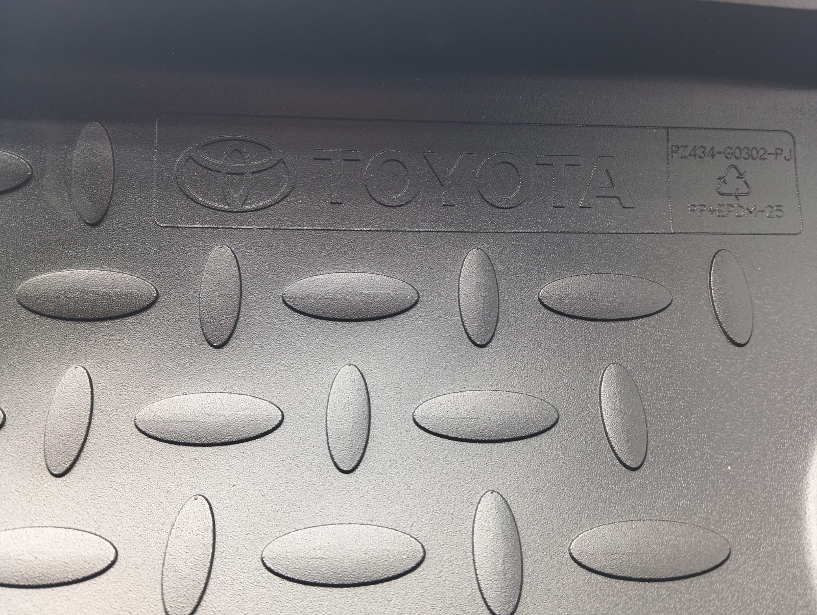 Pomili Rivestimenti interni Tappetino portabagagli Toyota Prius+ PZ434G0302PJ