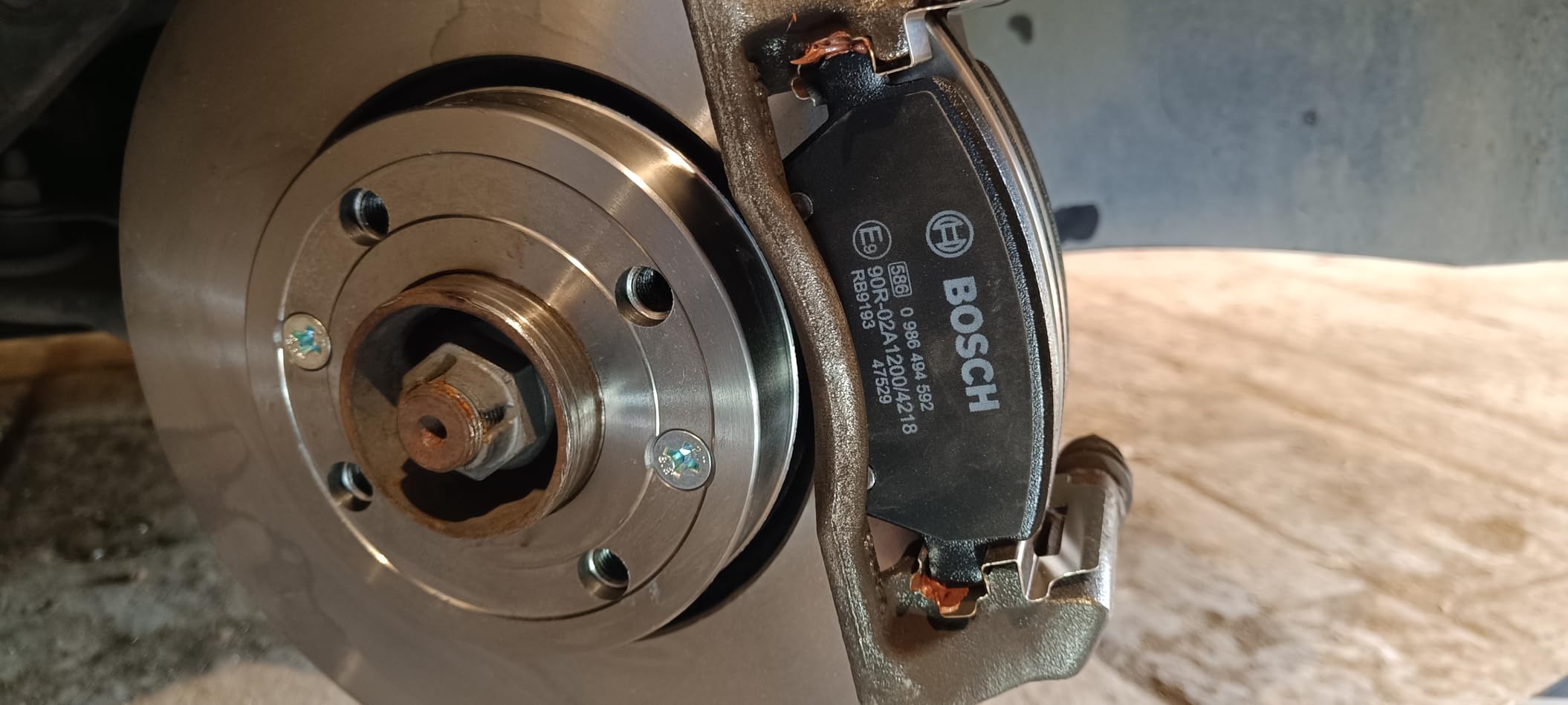 Bosch Sistema frenante 0986494592 pastiglie freno con accessori