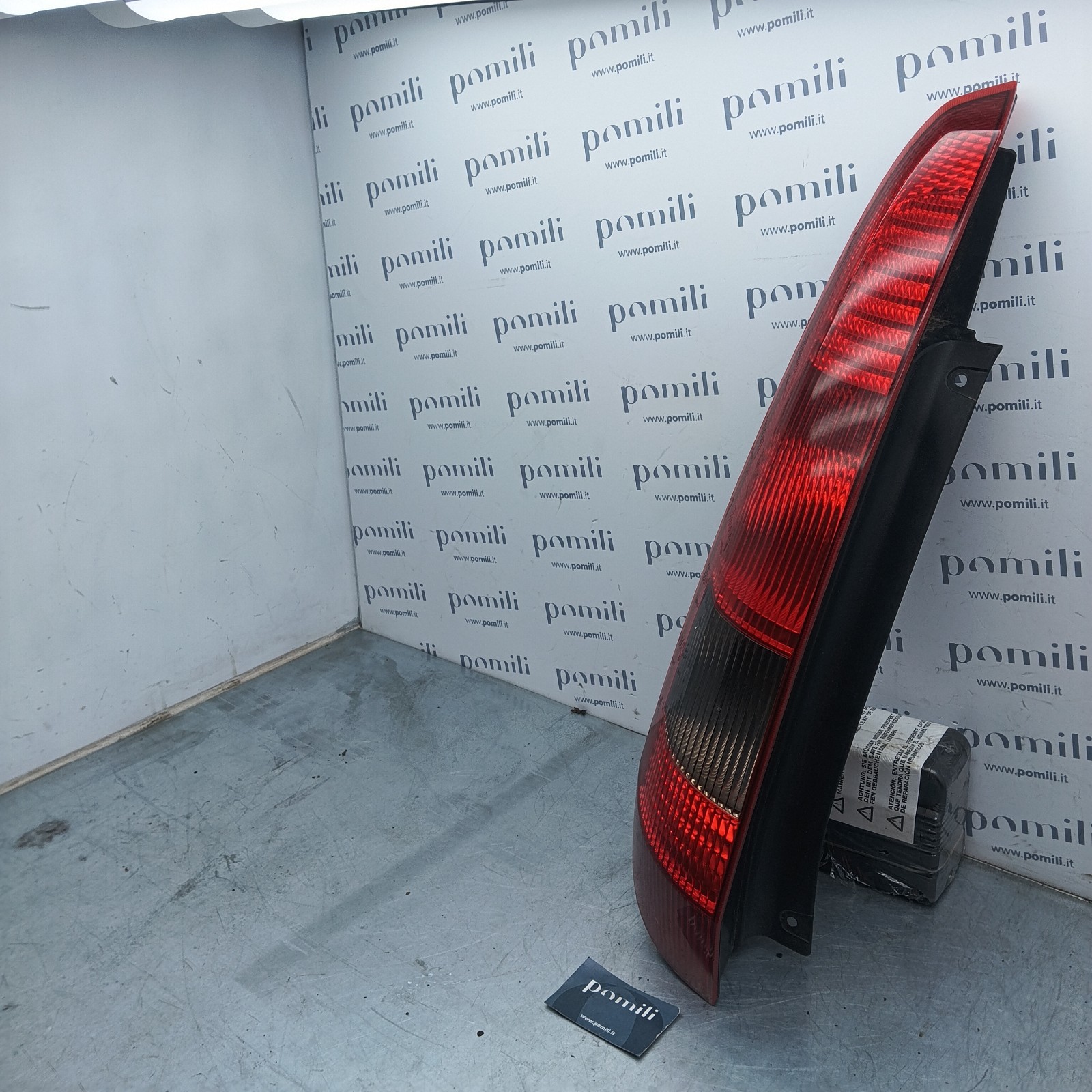 Pomili Fanaleria Ford Fiesta V fanale sinistro usato