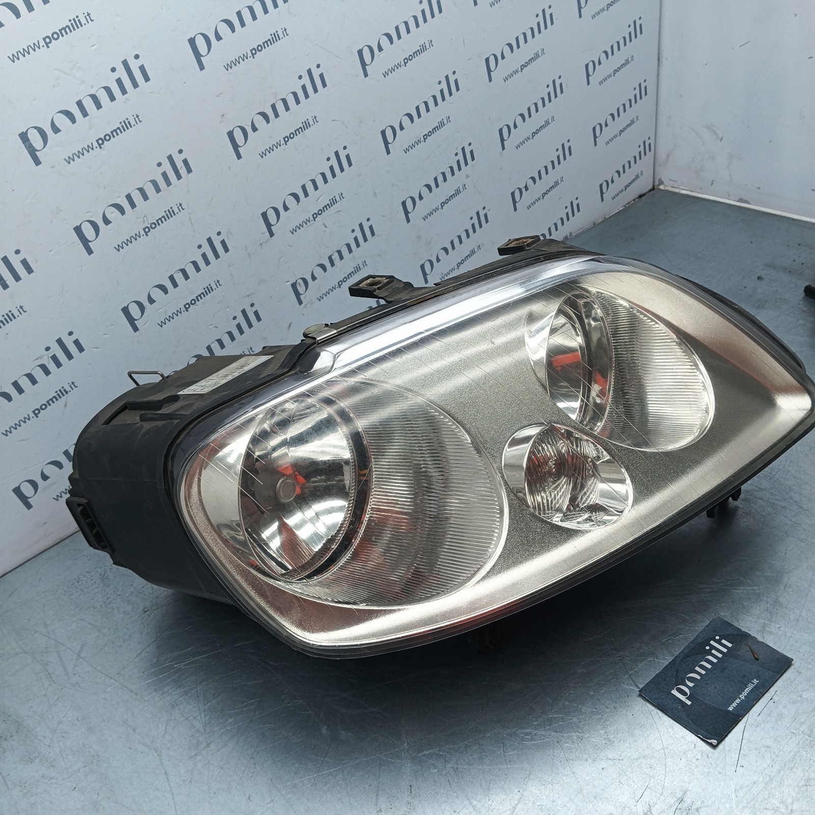 Pomili Fanaleria Volkswagen Touran I Faro anteriore destro TYC200387052 usato