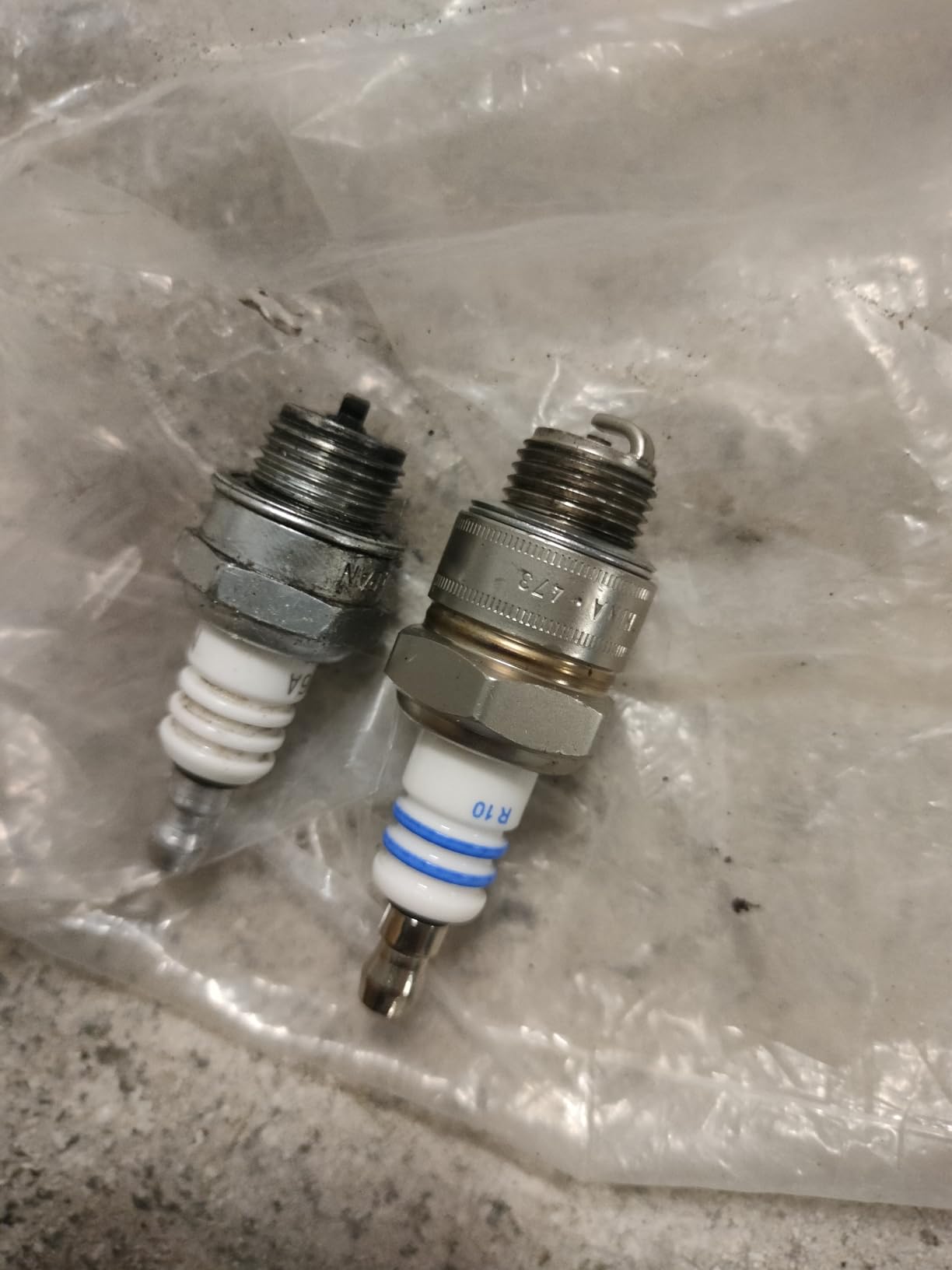 Bosch HCP Candele di accensione WR11E0 candela 1 pezzo