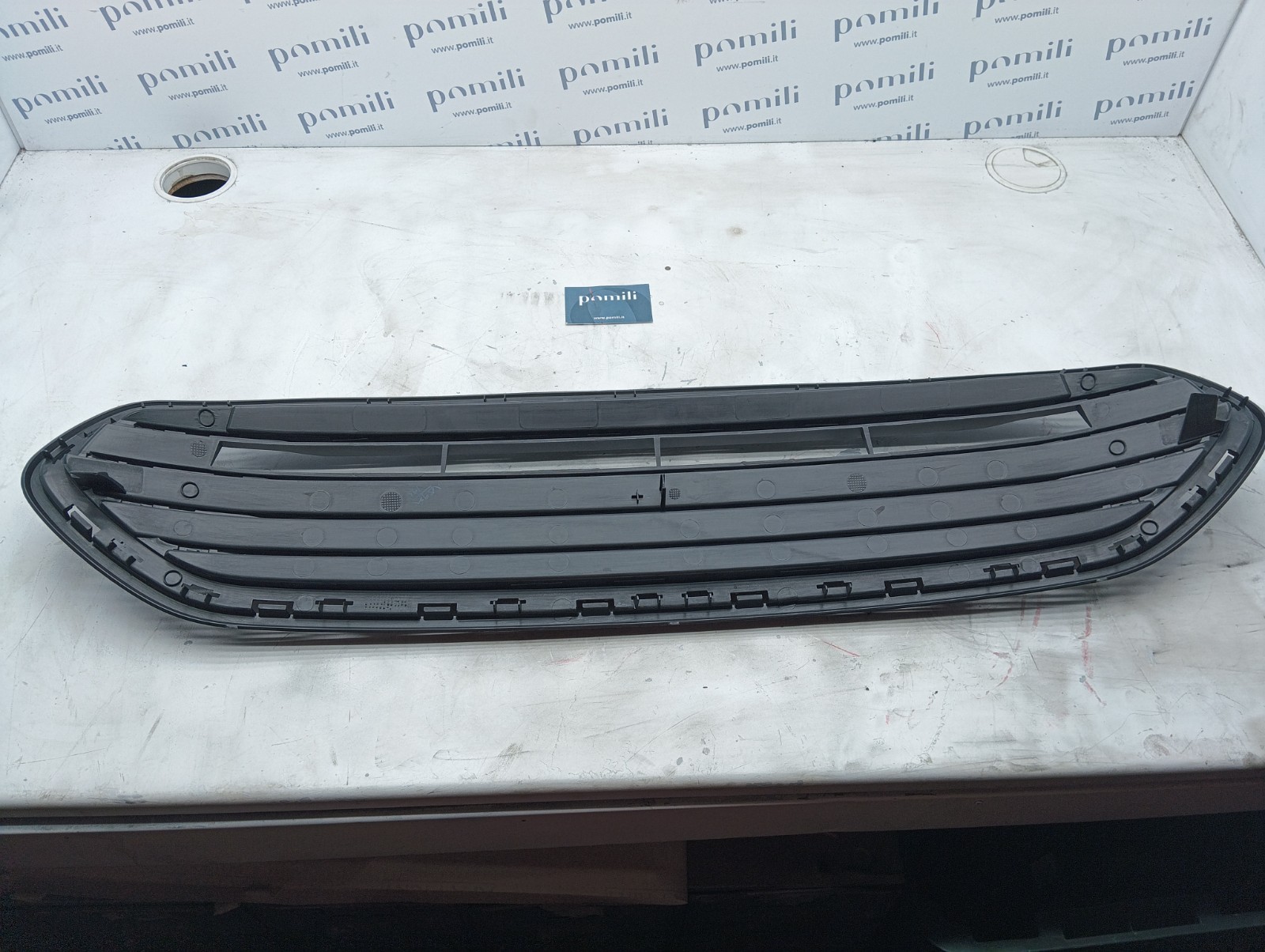 Pomili Motore e cambio con supporti Griglia radiatore frontale Ford KA/Figo 2096051 nuova