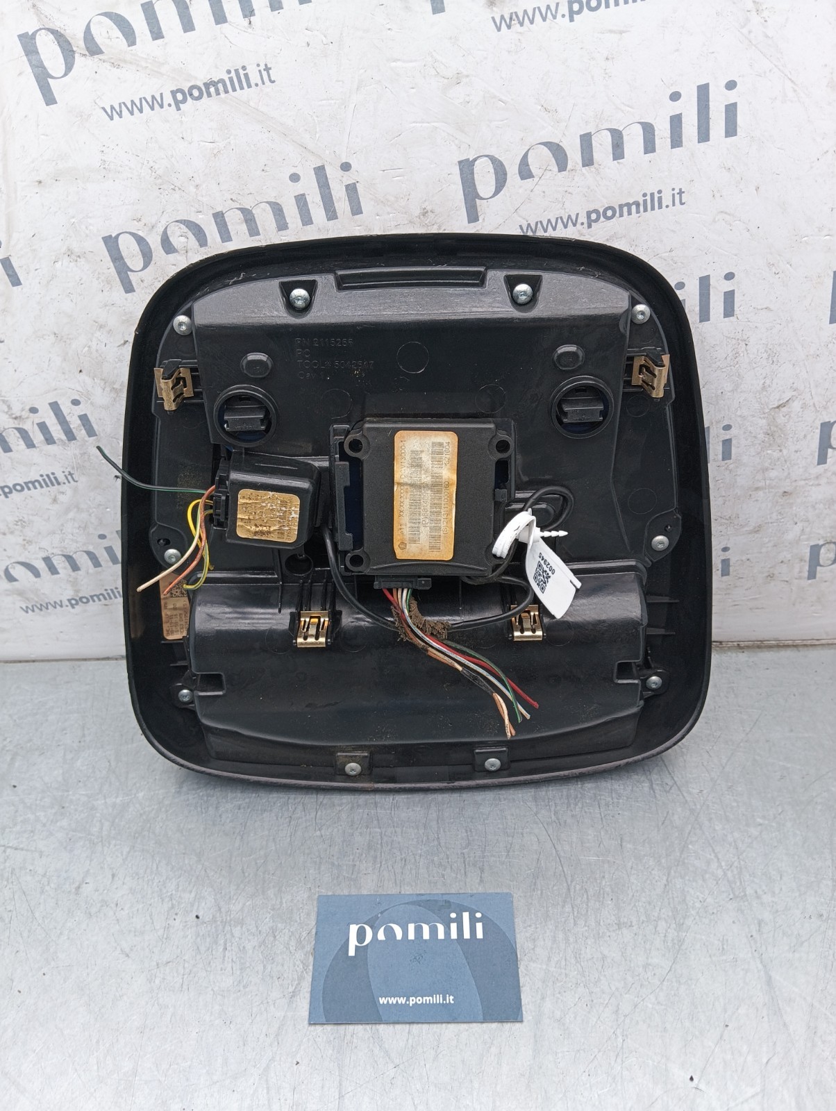 Pomili Fanaleria Lancia Thema 2115256 plafoniera usata