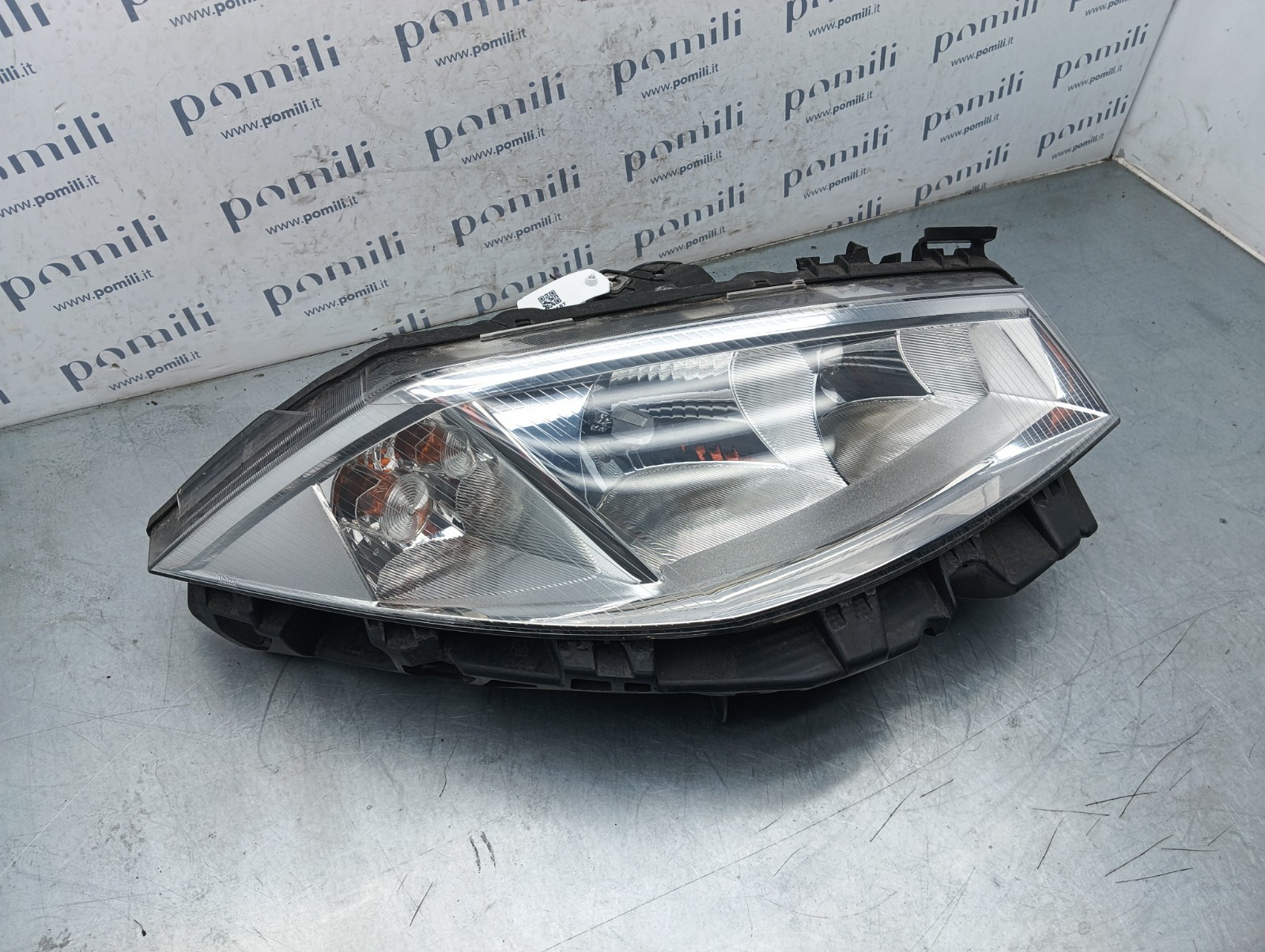 Pomili Fanaleria Faro anteriore Renault Megane II 89307000 destro usato