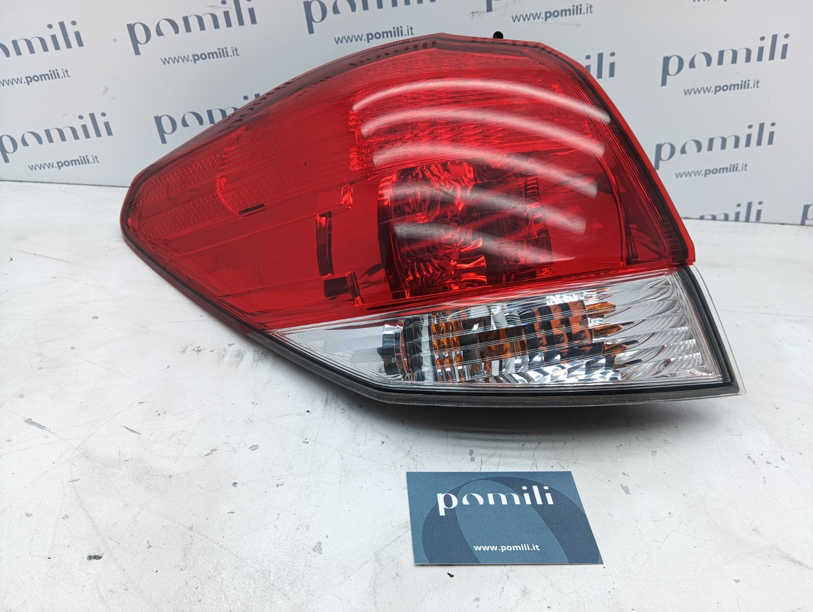 Pomili Fanaleria Fanale posteriore sinistro Subaru Outback 22020067 usato