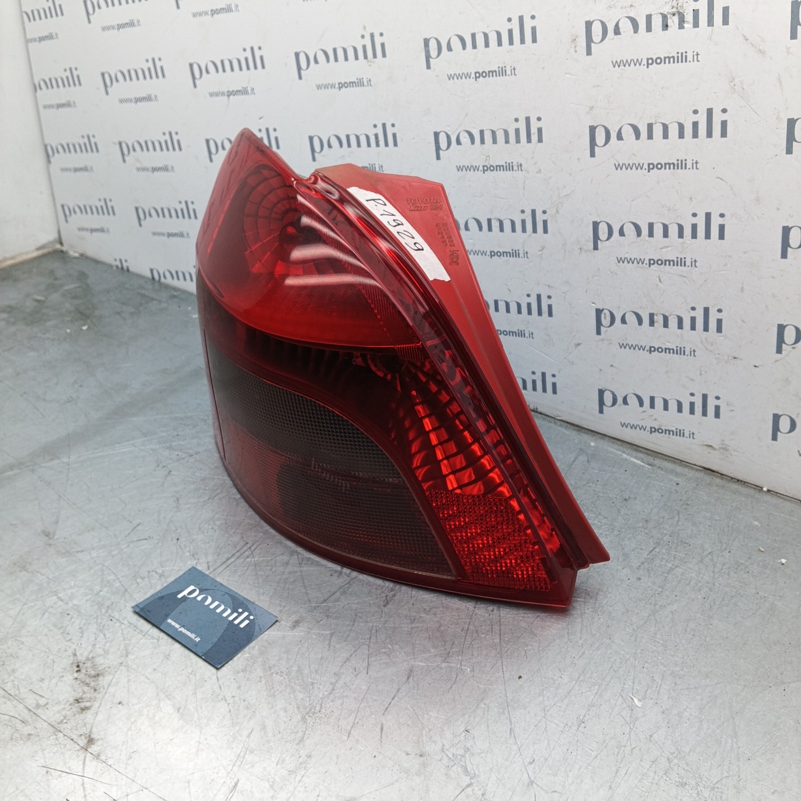 Pomili Fanaleria Fanale posteriore Toyota Yaris II sinistro alogeno 81561-52490 usato