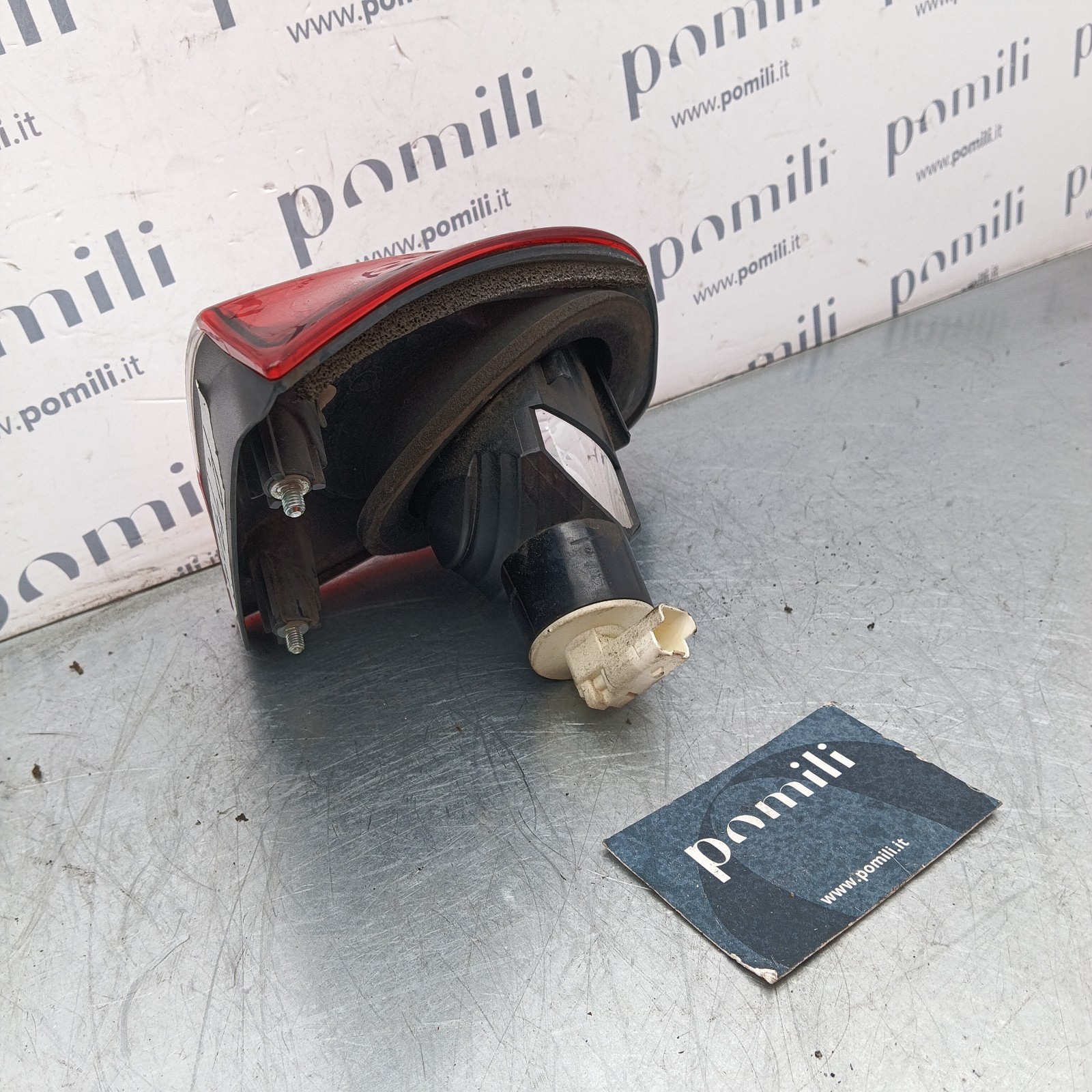 Pomili Fanaleria Fanale posteriore destro portellone Nissan Qashqai J10 89503209 usato