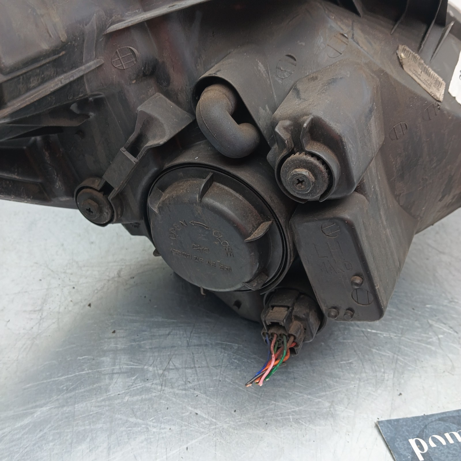 Pomili Fanaleria faro anteriore sinistro Hyundai i20 92101-4P000 usato