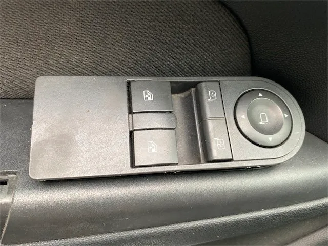 Pomili Rivestimenti interni e parti interne Opel Astra A04 blocco alzacristalli