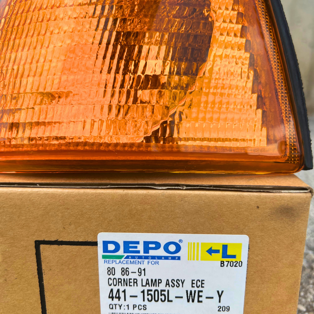 Depo Fanaleria 441-1505L-WE-Y indicatore di direzione anteriore sinistro Audi 80 (86-91)